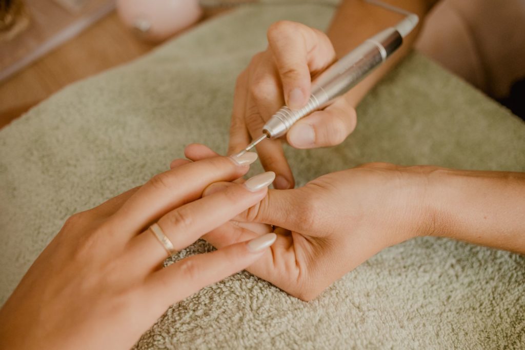 Manucure Nice pose de vernis semi permanent - Iduun Beauty